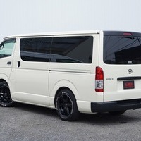 5834　令和4年式　ハイエース　DX　2WD　2000cc　ガソリン車　6人乗り　4.4万kmのサムネイル