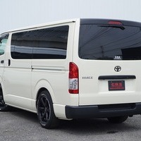 5834　令和4年式　ハイエース　DX　2WD　2000cc　ガソリン車　6人乗り　4.4万kmのサムネイル