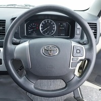 5834　令和4年式　ハイエース　DX　2WD　2000cc　ガソリン車　6人乗り　4.4万kmのサムネイル