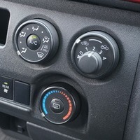 5834　令和4年式　ハイエース　DX　2WD　2000cc　ガソリン車　6人乗り　4.4万kmのサムネイル