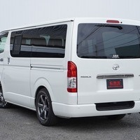 5833　令和1年式　ハイエース　スーパーGL　ダークプライムⅡ　2WD　2000cc　ガソリン車　5人乗り　4.2万kmのサムネイル