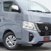 5492　令和7年式　キャラバン　GRANDプレミアムGX　2WD　2400cc　ディーゼル車　5人乗り　15kmのサムネイル