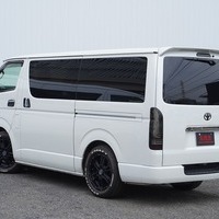 5842　平成27年式　ハイエース　スーパーGL　ダークプライム　2WD　3000cc　ディーゼル車　5人乗り　11.7万kmのサムネイル