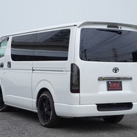 5842　平成27年式　ハイエース　スーパーGL　ダークプライム　2WD　3000cc　ディーゼル車　5人乗り　11.7万kmのサムネイル