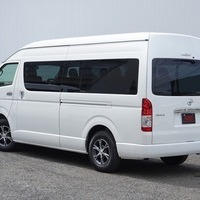 令和7年式　ハイエース　ワゴン　グランドキャビン　2WD　2700cc　ガソリン車　10人乗り　3ナンバー　5kmのサムネイル