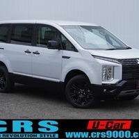 5571　令和7年式　デリカD:5　CHAMONIX　4WD　2300cc　ディーゼル車　8人乗り　ステップ無　10kmのサムネイル