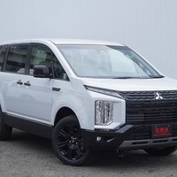 5571　令和7年式　デリカD:5　CHAMONIX　4WD　2300cc　ディーゼル車　8人乗り　ステップ無　10kmのサムネイル