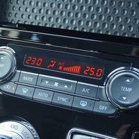 5571　令和7年式　デリカD:5　CHAMONIX　4WD　2300cc　ディーゼル車　8人乗り　ステップ無　10kmのサムネイル