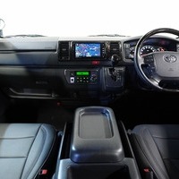 5798 令和1年式 ハイエース スーパーGL ダークプライムⅡ 2WD 2,000cc (ガソリン車) 2/5人乗車 9.6万kmのサムネイル