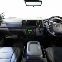 5747 ハイエース スーパーGL ダークプライムⅡ  2WD 2,000CC ガソリン車4ナンバー 2/5人乗車 CRSパッケージのサムネイル
