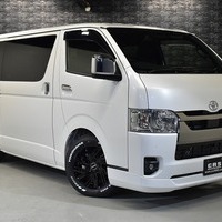 5823 令和7年式 ハイエース スーパーGL ダークプライムS 2WD 2,800cc (ディーゼル車)  2/5人乗車  15kmのサムネイル