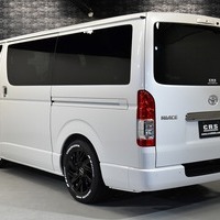 5823 令和7年式 ハイエース スーパーGL ダークプライムS 2WD 2,800cc (ディーゼル車)  2/5人乗車  15kmのサムネイル