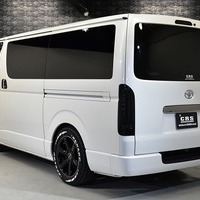 5879 平成30年式 ハイエース スーパーGL ダークプライム 2WD 2,000cc (ガソリン車) 8人乗車 5.9万km 令和8年3月18日のサムネイル