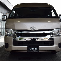 5874　令和7年式　ハイエース　ワゴン　グランドキャビン　2WD　2700cc　ガソリン車　10人乗り　3ナンバー　5km　登録済未使用車のサムネイル