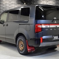 5582 令和7年式 三菱デリカ D:5 CHAMONIX 4WD 2,300cc (ディーゼル車)  8人乗り 18km 車検令和10年7月23日のサムネイル