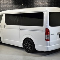 5145 ハイエース ワゴンGL  2WD 2,700CC ガソリン車 3ナンバー 10人乗り ベットキットⅣ タイプⅡ架装のサムネイル