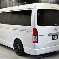 5145 ハイエース ワゴンGL  2WD 2,700CC ガソリン車 3ナンバー 10人乗り ベットキットⅣ タイプⅡ架装のサムネイル