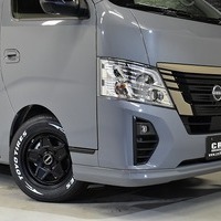 5704 令和7年式 登録済未使用車 日産 キャラバン GRANDプレミアム GX 2WD 2,000cc(ガソリン車) 2/5人乗車 13km 車検令和9年6月30日のサムネイル