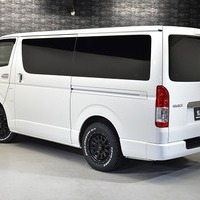 5793 令和5年式 ハイエース スーパーGL ダークプライムⅡ 4WD 2,800cc (ディーゼル車)  2/5人乗車  2.5万km 車検令和8年4月18日のサムネイル