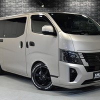 5806 令和6年式 日産 キャラバン 50周年アニバーサリー GRANDプレミアム GX 2WD 2,400cc(ディーゼル車) 2/5人乗車 1.5万km 車検令和8年1月25日のサムネイル