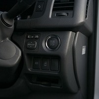 5870.令和7年式 ハイエースワゴン グランドキャビン 3ナンバー 10人乗り 2WD 2,700㏄ ガソリン車 走行9キロ 車検令和10年7月のサムネイル