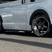 5837 令和5年式 ハイエース　スーパーGL　ダークプライムⅡ　2WD　2000cc　ガソリン車　5人乗り　2.2万kmのサムネイル
