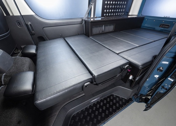HIACE S-GL COMPLETE「ATTICS8」アティックス8 バン　8ナンバー　5人乗りのサムネイル