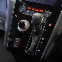5583 令和7年式 登録済未使用車 三菱デリカ D:5 CHAMONIX 4WD 2,300cc (ディーゼル車)  8人乗り 10km 車検令和10年8月26日のサムネイル