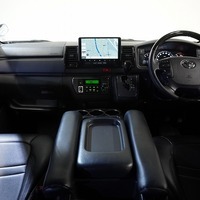 5846 令和2年式 ハイエース スーパーGL ダークプライムⅡ 2WD 2,800cc (ディーゼル車) 2/5人乗車 6.7万kmのサムネイル