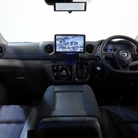 5855  日産 キャラバン GRANDプレミアム GX (MC後モデル)2WD 2,400cc(ディーゼル車) 2/5人乗車 10kmのサムネイル