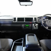 5867 登録済未使用車 令和7年式 ハイエース ワゴン グランドキャビン 2WD 2700cc(ガソリン車) 10人乗り10km 車検令和10年6月26日のサムネイル