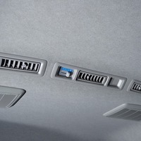 5867 登録済未使用車 令和7年式 ハイエース ワゴン グランドキャビン 2WD 2700cc(ガソリン車) 10人乗り10km 車検令和10年6月26日のサムネイル