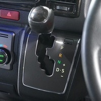 5759 令和5年式 ハイエース スーパーGL ダークプライムⅡ　2WD 2,800cc (ディーゼル) 2/5人乗車 2.7万kmのサムネイル