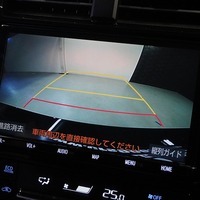 5913 令和1年式 トヨタ プリウス S  “ツーリングセレクション”  2WD1,800cc (ハイブリッド車) 5人乗車 5.9万kmのサムネイル