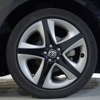 5913 令和1年式 トヨタ プリウス S  “ツーリングセレクション”  2WD1,800cc (ハイブリッド車) 5人乗車 5.9万kmのサムネイル