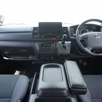 5904 令和4年式 ハイエース スーパーGL ダークプライム2  2WD 2,800cc (ディーゼル) 2/5人乗車 4.2万kmのサムネイル