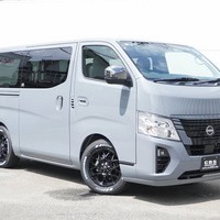 5699 【新車登録済み未使用車】 令和7年式 キャラバン グランドプレミアムGX 2WD 2,000cc (ガソリン) 2/5人乗車 6kmのサムネイル