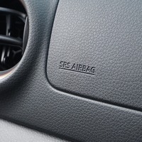 5699 【新車登録済み未使用車】 令和7年式 キャラバン グランドプレミアムGX 2WD 2,000cc (ガソリン) 2/5人乗車 6kmのサムネイル
