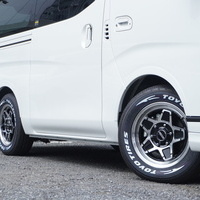 5435　キャラバン　GRANDプレミアムGX　2WD　2000cc　ガソリン車　5人乗りのサムネイル