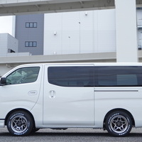 5435　キャラバン　GRANDプレミアムGX　2WD　2000cc　ガソリン車　5人乗りのサムネイル