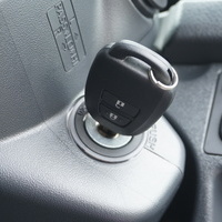 5675　コントラストPKG　ハイエース　DX　2WD　2000cc　ガソリン車　6人乗りのサムネイル