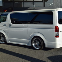 5841 令和5年式 ハイエース　スーパーGL　ダークプライムⅡ　2WD　2000cc　ガソリン車　5人乗り　1.0万kmのサムネイル
