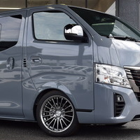 4903 登録済み未使用車 キャラバン グランドプレミアムGX 2WD 2,400cc (ディーゼル車) 5人乗車　のサムネイル