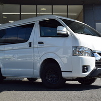 5840 令和4年式 ハイエース スーパーGL ダークプライムⅡ ワイド4WD　2700cc　ガソリン車　5人乗り　1.8万kmのサムネイル