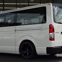 5674 ハイエースバン DX コントラストPKG 2WD 2,000CC ガソリン車 3/6人乗りのサムネイル