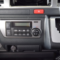 5838 令和7年式 ハイエース スーパーGL アースカラーPKG 2WD　2000cc　ガソリン車　5人乗り　65kmのサムネイル