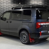 5583 令和7年式 登録済未使用車 三菱デリカ D:5 CHAMONIX 4WD 2,300cc (ディーゼル車)  8人乗り 10km 車検令和10年8月26日のサムネイル