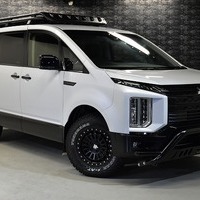 5574 令和7年式 登録済未使用車 三菱デリカ D:5 CHAMONIX 4WD 2,300cc (ディーゼル車)  8人乗り 10km 車検令和10年8月26日のサムネイル