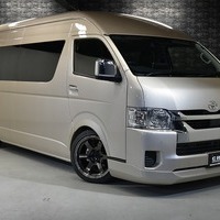 5873 登録済未使用車 令和7年式 ハイエース ワゴン グランドキャビン 2WD 2,700cc(ガソリン車) 10人乗り15km 車検令和10年6月19日のサムネイル