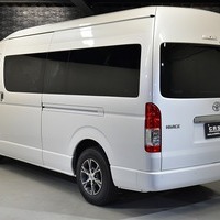 5867 登録済未使用車 令和7年式 ハイエース ワゴン グランドキャビン 2WD 2700cc(ガソリン車) 10人乗り10km 車検令和10年6月26日のサムネイル